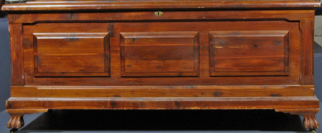Blanket chest owned by Montgomery - PAMA Collections.